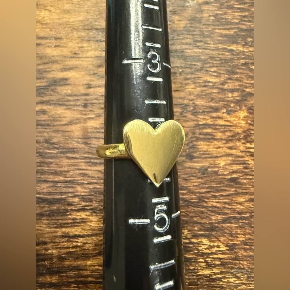 Mondo Mondo Archive • Heart Ring 💛 - Picture 3 of 8